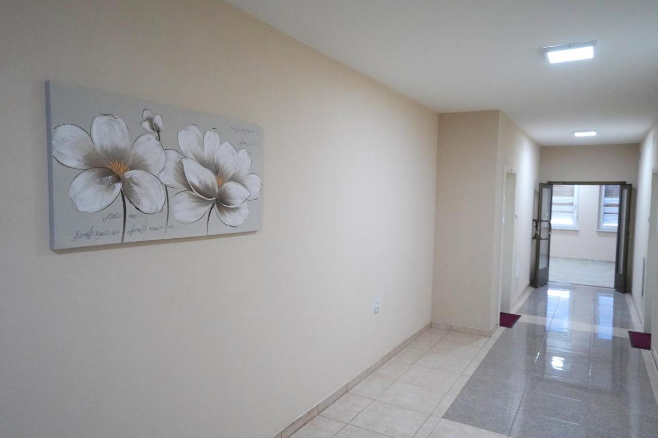 Apartmani Tomic Kladovo Exteriör bild